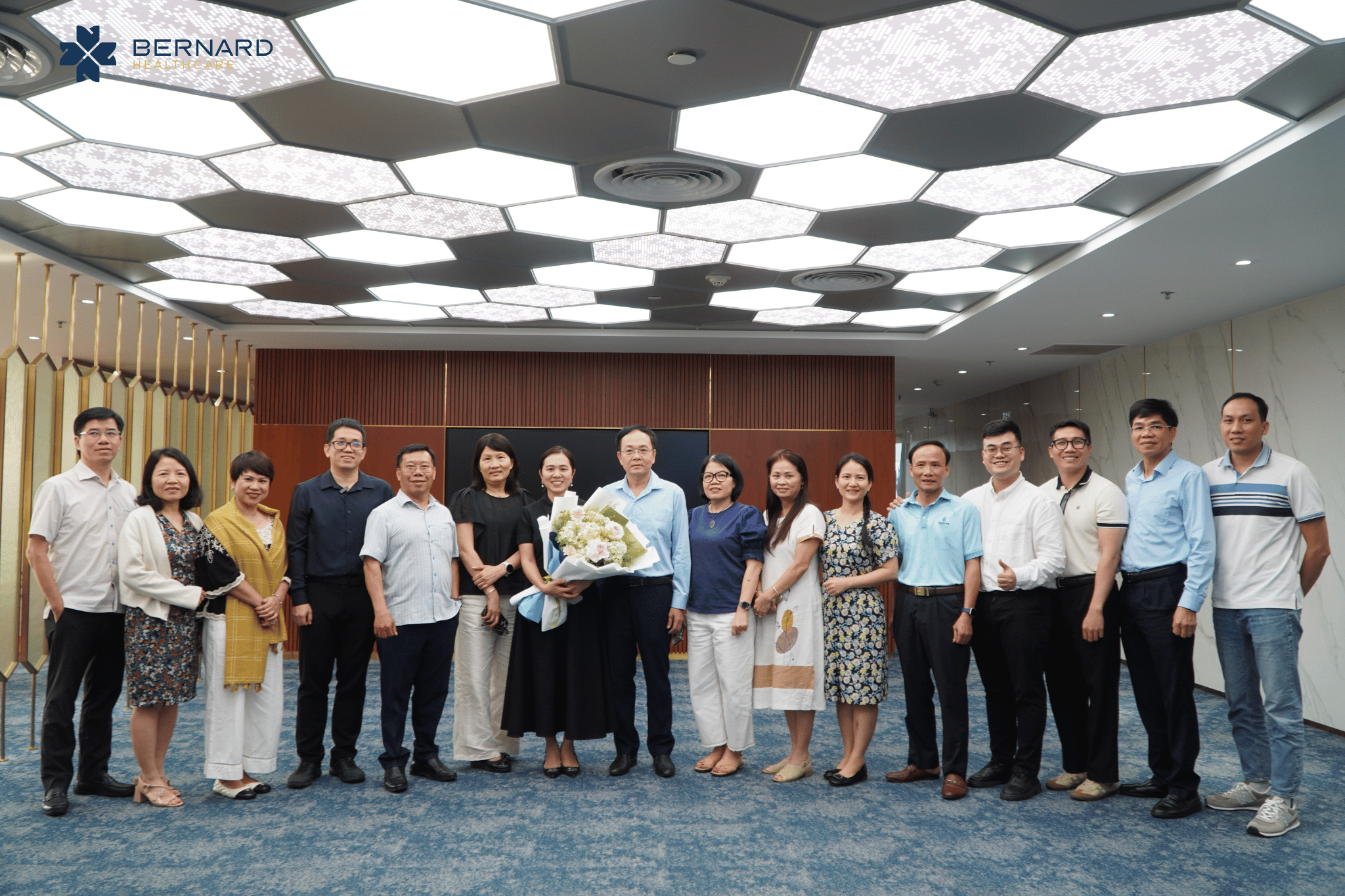 khoanh-khac-sau-chuong-trinh-giua-bernard-healthcare